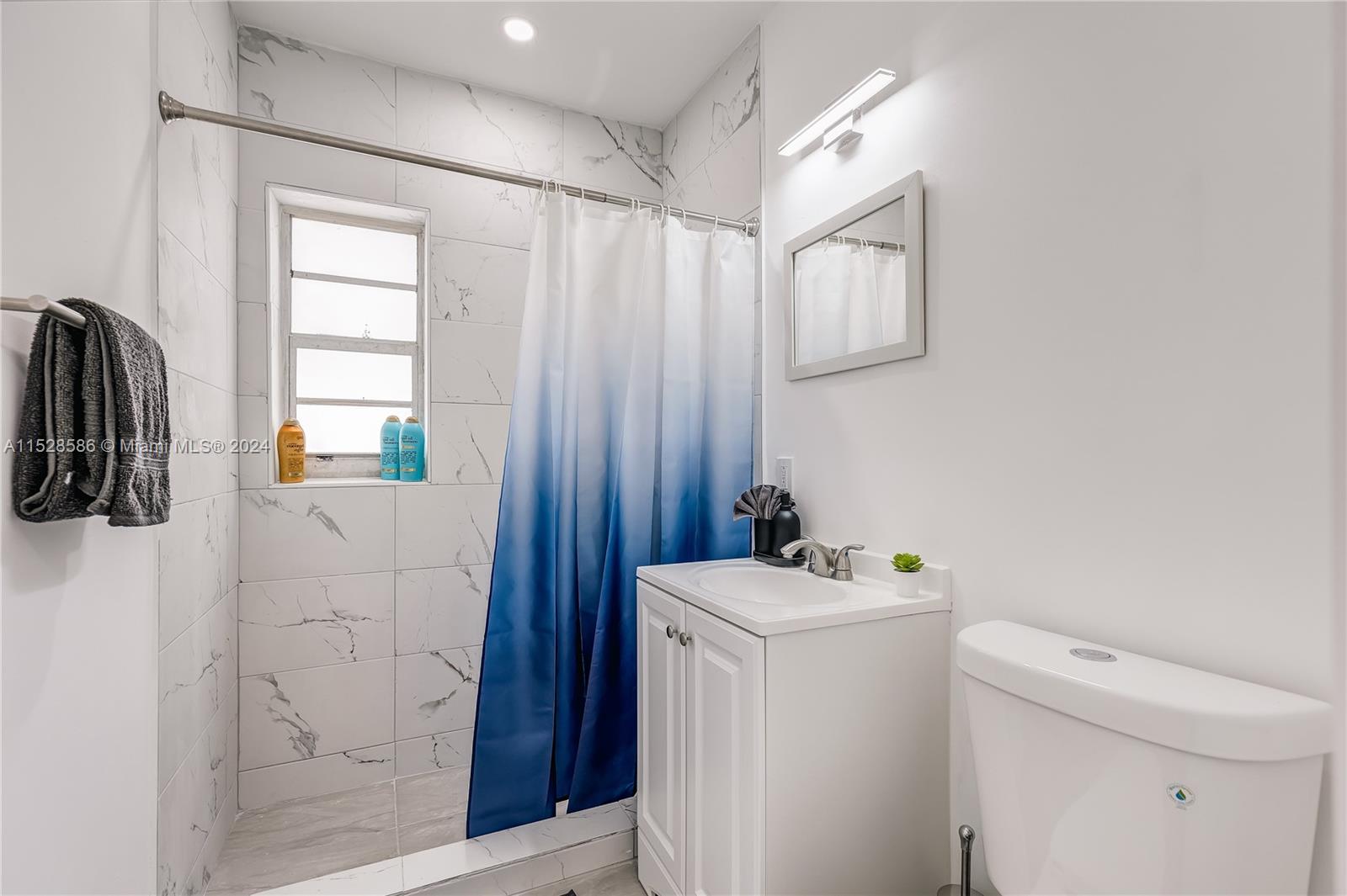 327 NE 55th St 2, Miami, Florida 33137, 2 Bedrooms Bedrooms, ,1 BathroomBathrooms,Residentiallease,For Rent,327 NE 55th St 2,A11528586