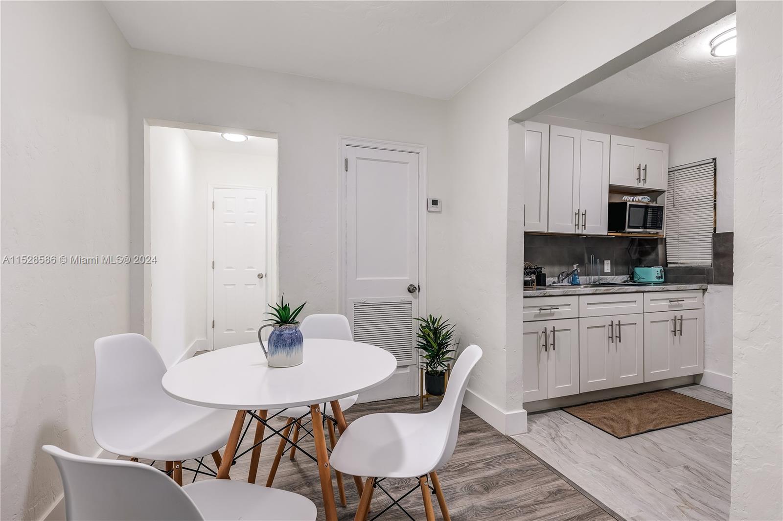 327 NE 55th St 2, Miami, Florida 33137, 2 Bedrooms Bedrooms, ,1 BathroomBathrooms,Residentiallease,For Rent,327 NE 55th St 2,A11528586