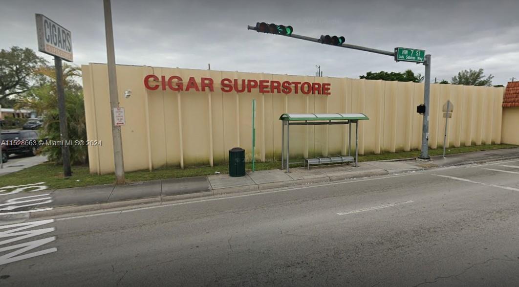 FREESTANDING BUILDING ON A CORNER LOT WITH DIRECT FRONTAGE TO NW 7th STREET. A TOTAL OF 10,000 SF WITH 5,000 SF OF WAREHOUSE AND 5,000 SF OF RETAIL DIVISIBLE SPACES. GREAT OPPORTUNITY FOR SCHOOL, GYM, MEDICAL SUPPLY, PRINTING COMPANY, CIGAR COMPANY, ART GALLERY, ETC., AVAILABLE MAY 1, 2024