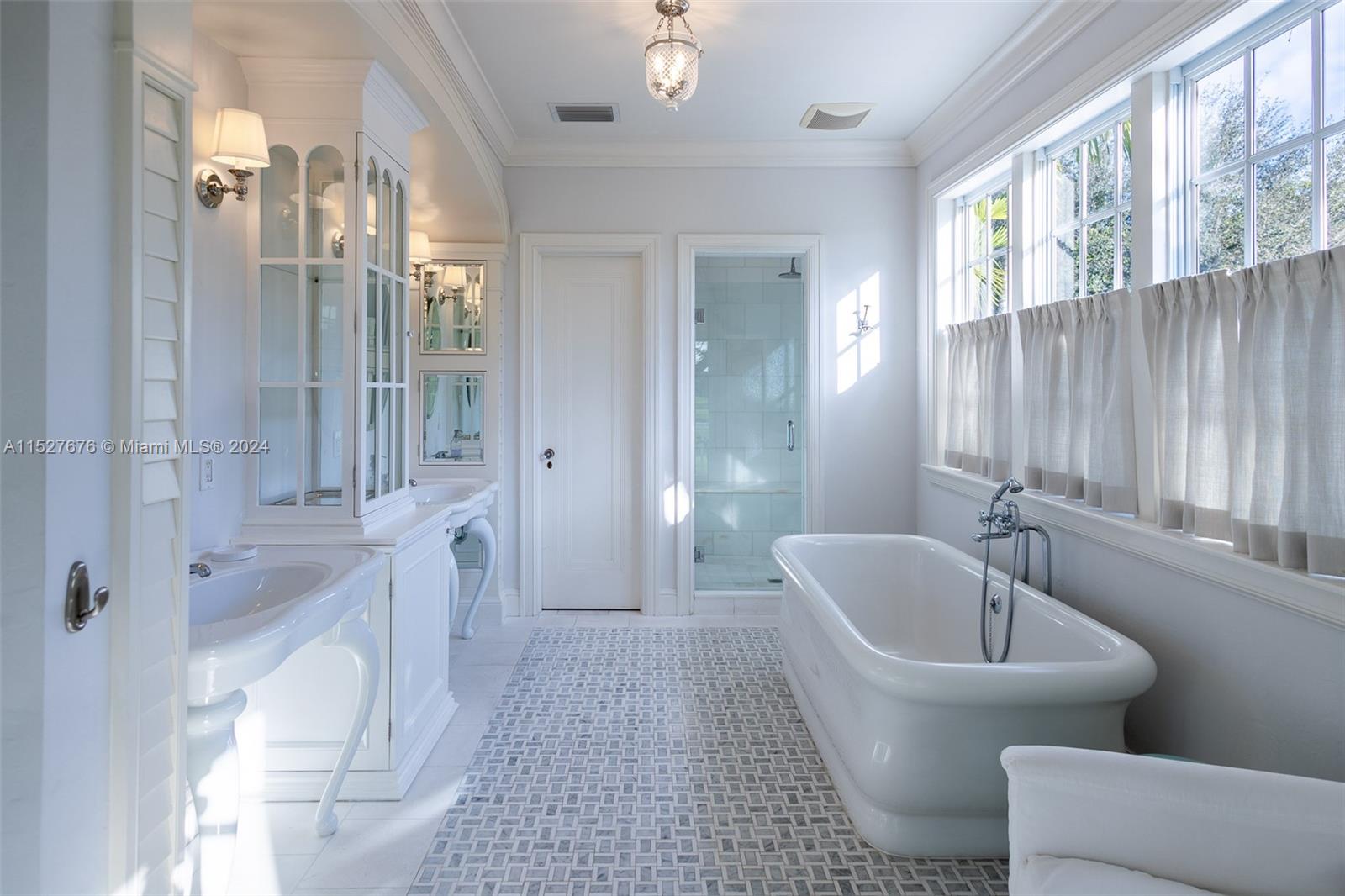 4320 Santa Maria St, Coral Gables, Florida 33146, 5 Bedrooms Bedrooms, ,4 BathroomsBathrooms,Residential,For Sale,4320 Santa Maria St,A11527676