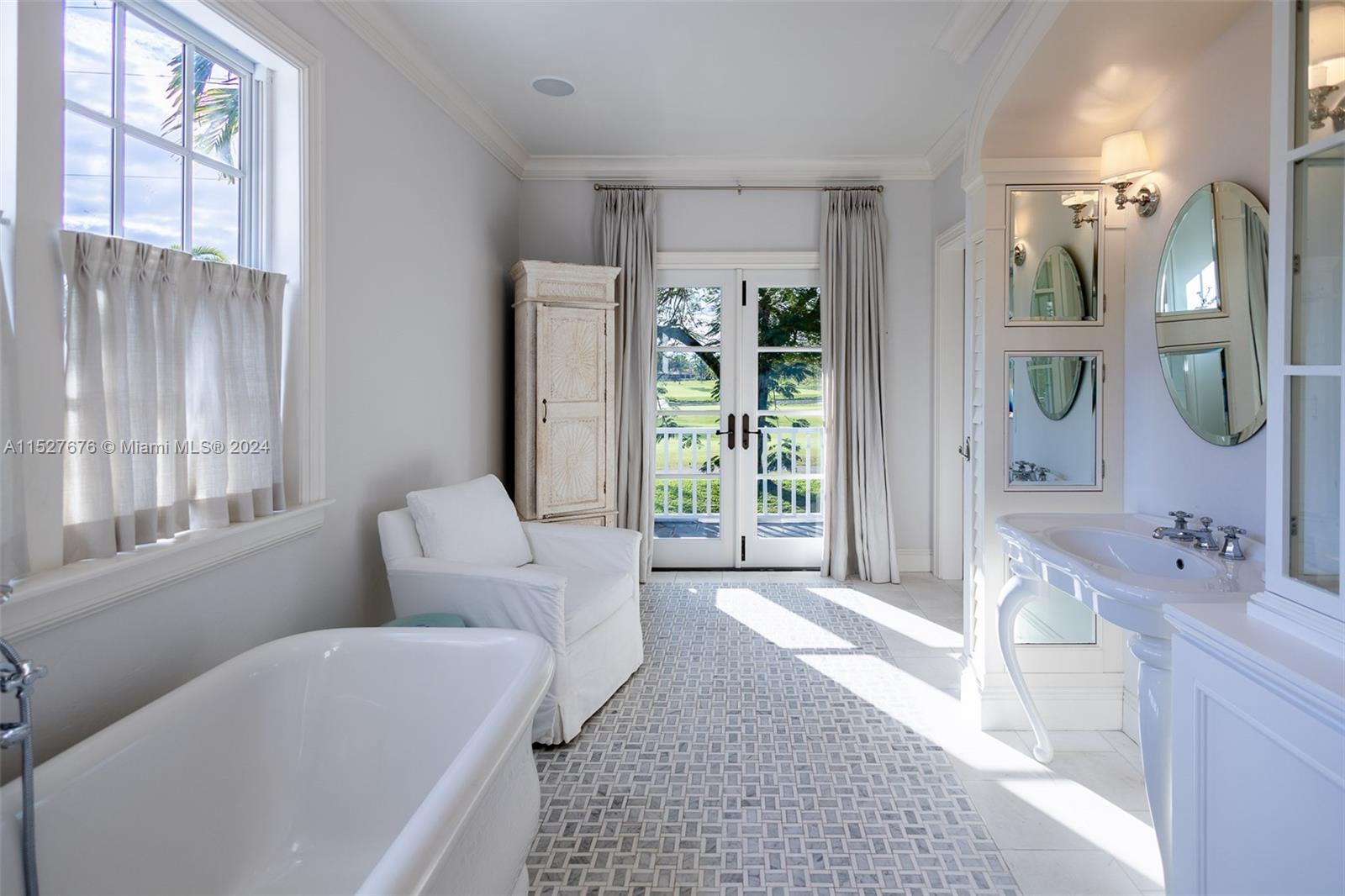 4320 Santa Maria St, Coral Gables, Florida 33146, 5 Bedrooms Bedrooms, ,4 BathroomsBathrooms,Residential,For Sale,4320 Santa Maria St,A11527676