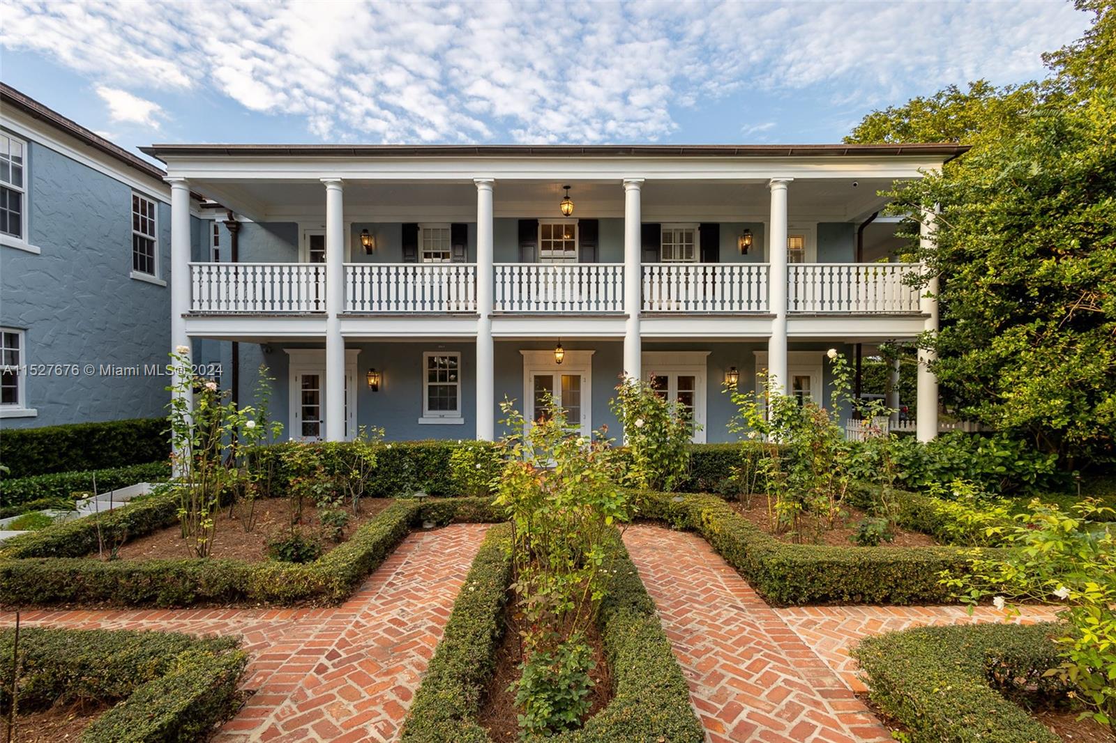 4320 Santa Maria St, Coral Gables, Florida 33146, 5 Bedrooms Bedrooms, ,4 BathroomsBathrooms,Residential,For Sale,4320 Santa Maria St,A11527676