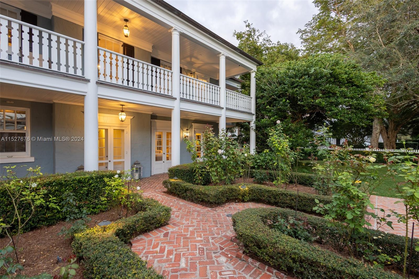 4320 Santa Maria St, Coral Gables, Florida 33146, 5 Bedrooms Bedrooms, ,4 BathroomsBathrooms,Residential,For Sale,4320 Santa Maria St,A11527676