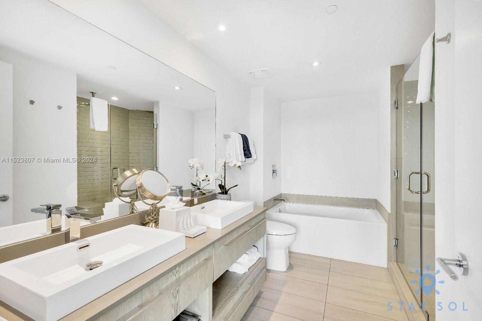 4010 S Ocean Dr R2009, Hollywood, Florida 33019, 2 Bedrooms Bedrooms, ,2 BathroomsBathrooms,Residential,For Sale,4010 S Ocean Dr R2009,A11523807