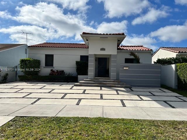 2726 SW 19th Ter  For Sale A11528731, FL