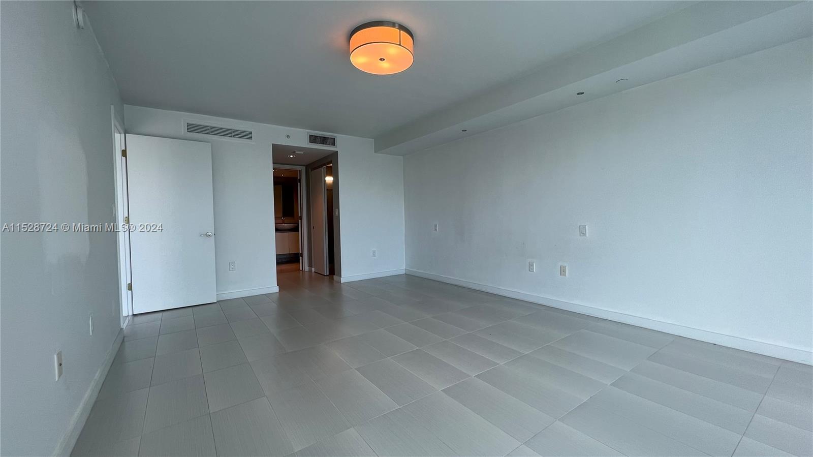 9821 E Bay Harbor Dr 904, Bay Harbor Islands, Florida 33154, 2 Bedrooms Bedrooms, ,2 BathroomsBathrooms,Residential,For Sale,9821 E Bay Harbor Dr 904,A11528724