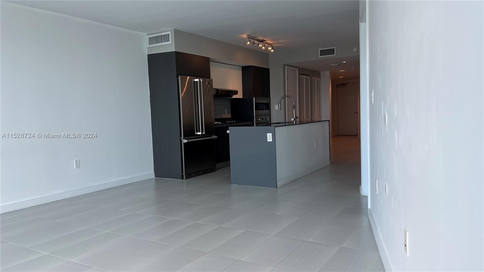 9821 E Bay Harbor Dr 904, Bay Harbor Islands, Florida 33154, 2 Bedrooms Bedrooms, ,2 BathroomsBathrooms,Residential,For Sale,9821 E Bay Harbor Dr 904,A11528724