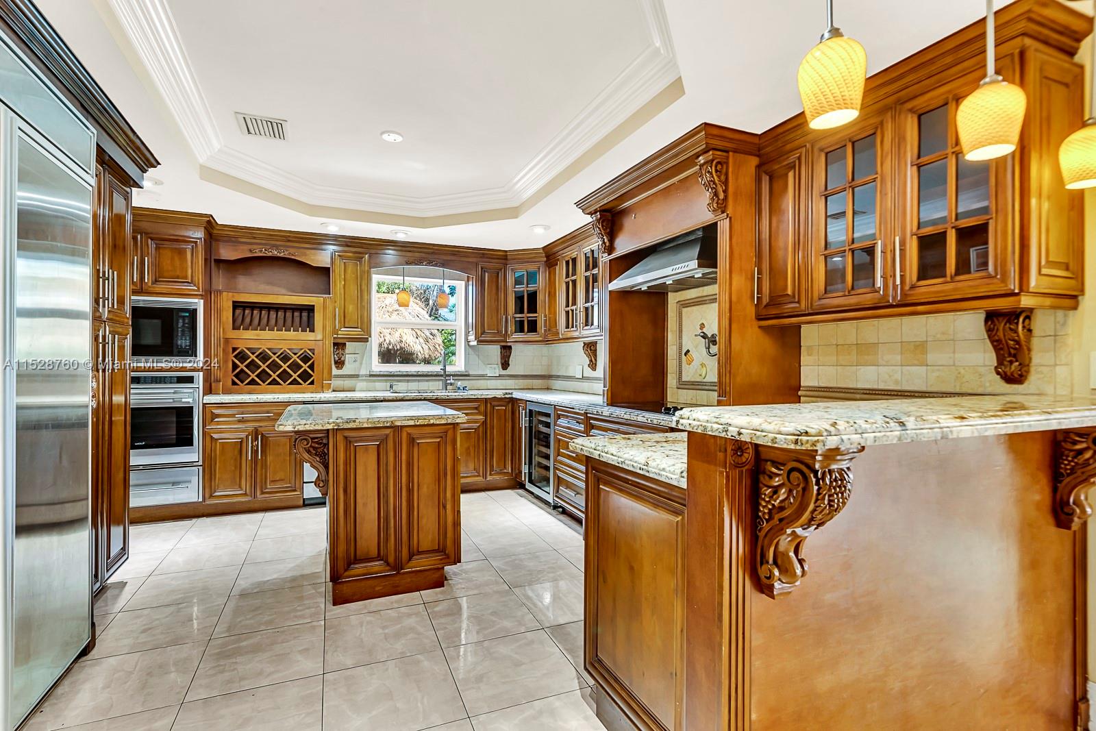 7235 N Oakmont Dr, Hialeah, Florida 33015, 5 Bedrooms Bedrooms, ,3 BathroomsBathrooms,Residential,For Sale,7235 N Oakmont Dr,A11528760