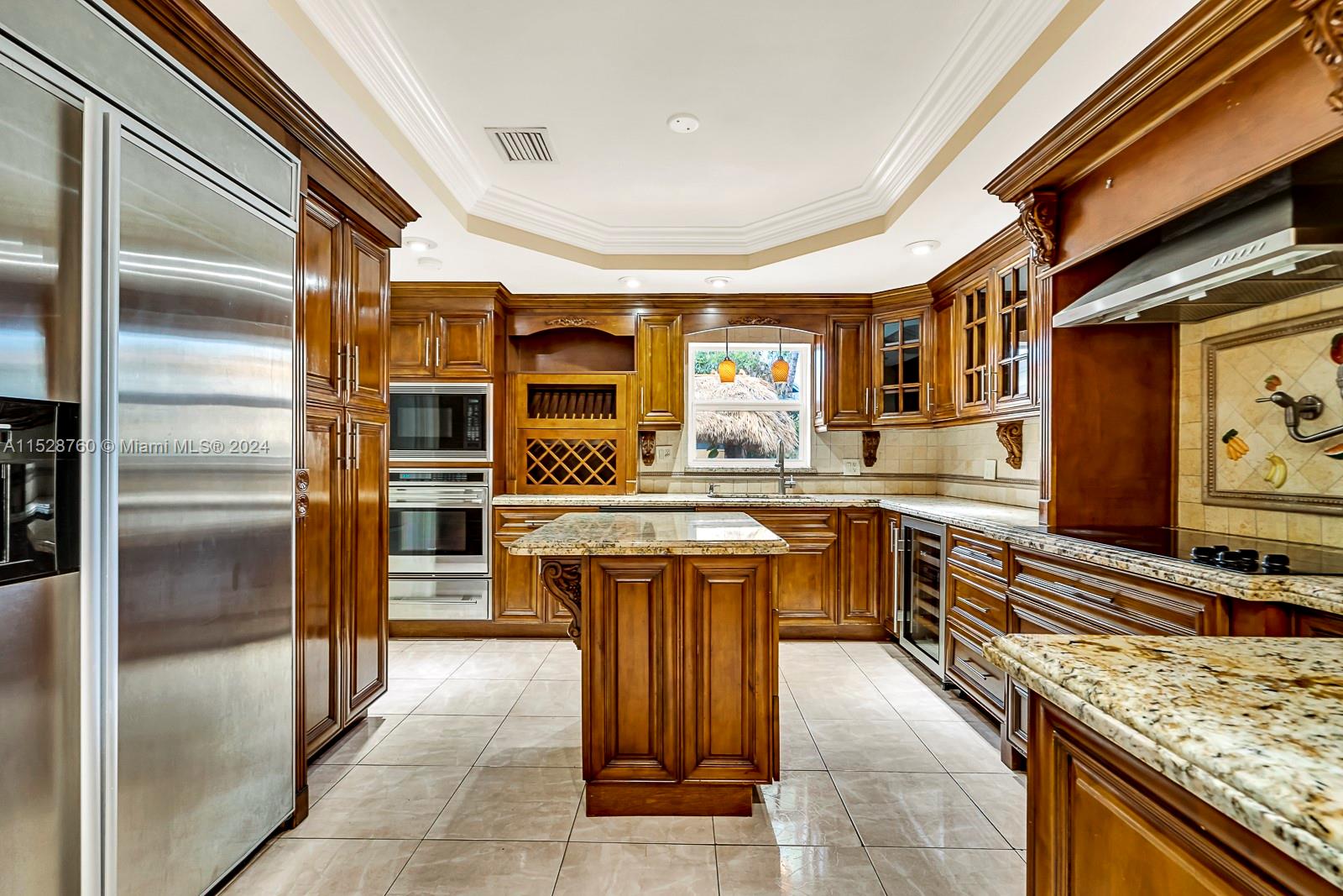 7235 N Oakmont Dr, Hialeah, Florida 33015, 5 Bedrooms Bedrooms, ,3 BathroomsBathrooms,Residential,For Sale,7235 N Oakmont Dr,A11528760