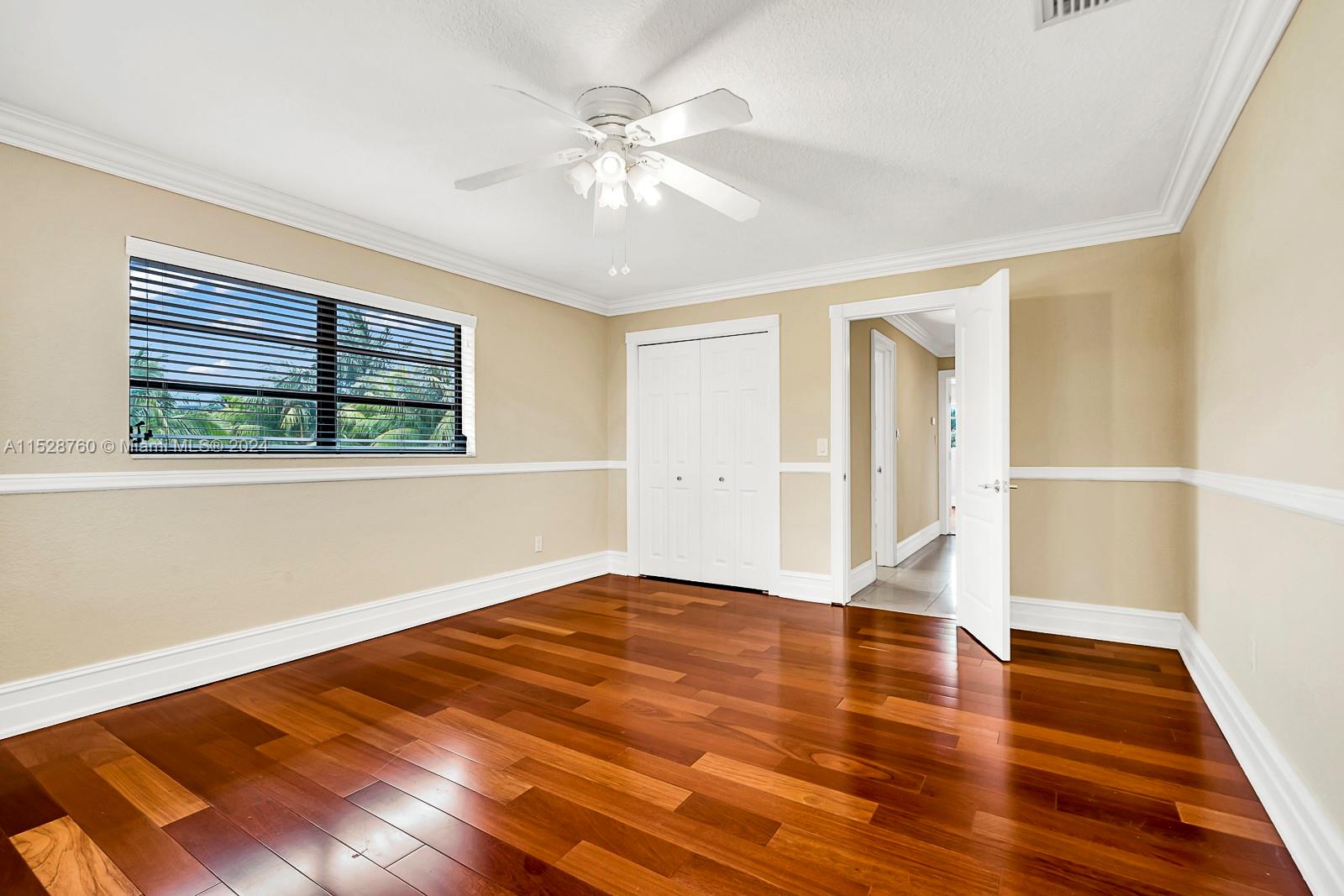 7235 N Oakmont Dr, Hialeah, Florida 33015, 5 Bedrooms Bedrooms, ,3 BathroomsBathrooms,Residential,For Sale,7235 N Oakmont Dr,A11528760