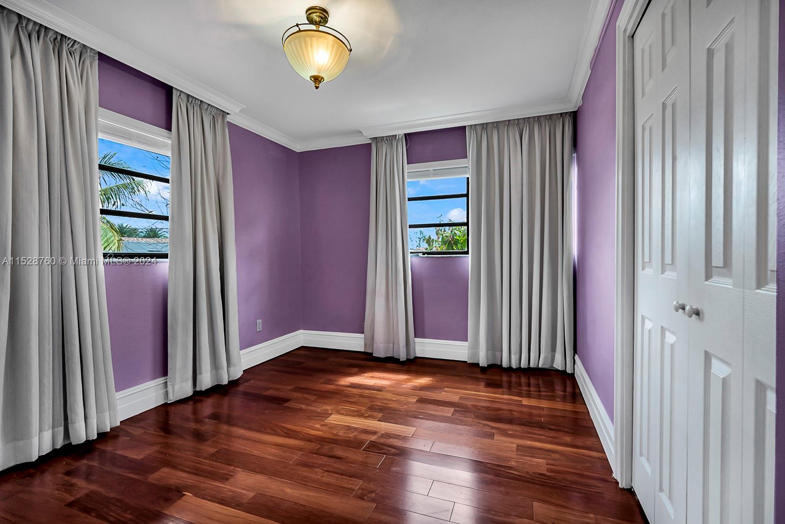 7235 N Oakmont Dr, Hialeah, Florida 33015, 5 Bedrooms Bedrooms, ,3 BathroomsBathrooms,Residential,For Sale,7235 N Oakmont Dr,A11528760