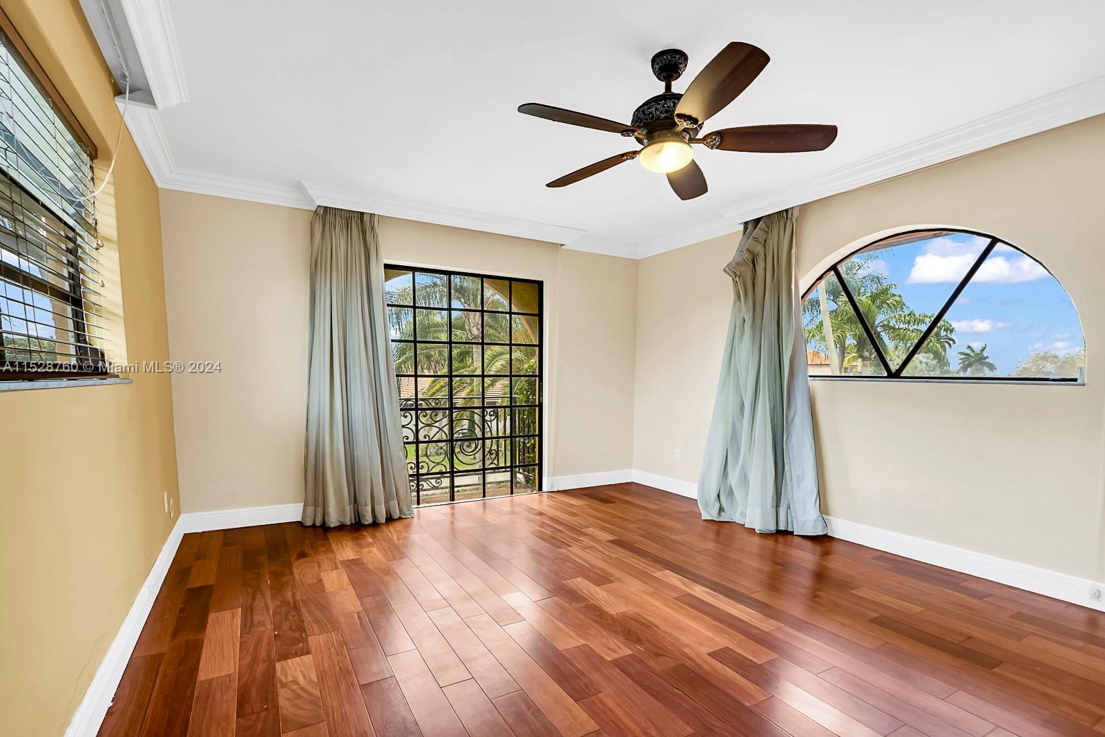 7235 N Oakmont Dr, Hialeah, Florida 33015, 5 Bedrooms Bedrooms, ,3 BathroomsBathrooms,Residential,For Sale,7235 N Oakmont Dr,A11528760