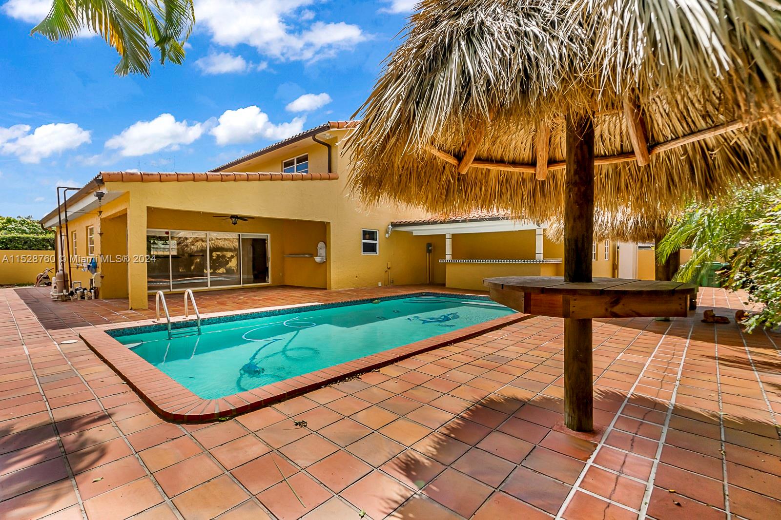 7235 N Oakmont Dr, Hialeah, Florida 33015, 5 Bedrooms Bedrooms, ,3 BathroomsBathrooms,Residential,For Sale,7235 N Oakmont Dr,A11528760