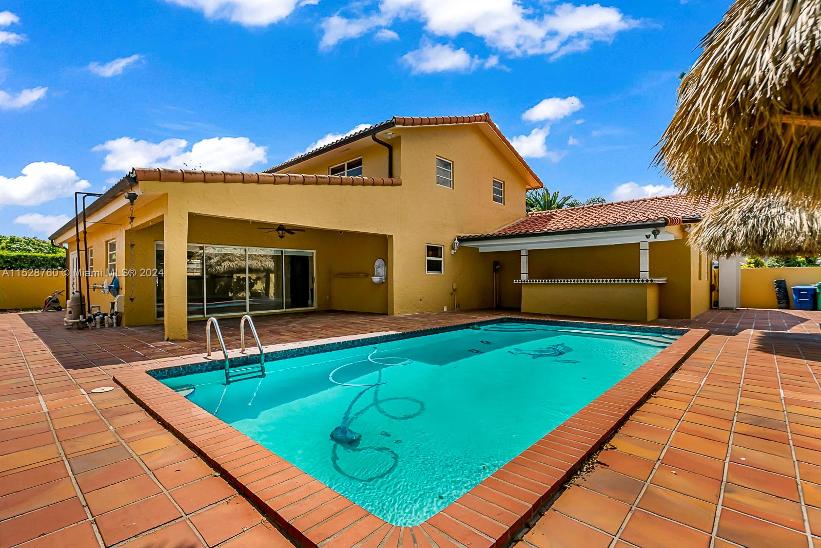 7235 N Oakmont Dr, Hialeah, Florida 33015, 5 Bedrooms Bedrooms, ,3 BathroomsBathrooms,Residential,For Sale,7235 N Oakmont Dr,A11528760