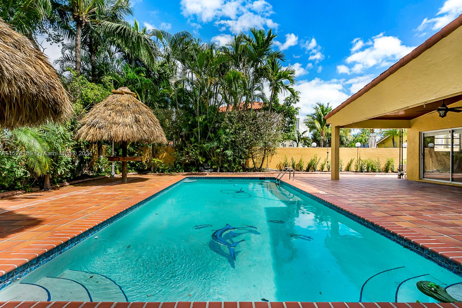 7235 N Oakmont Dr, Hialeah, Florida 33015, 5 Bedrooms Bedrooms, ,3 BathroomsBathrooms,Residential,For Sale,7235 N Oakmont Dr,A11528760