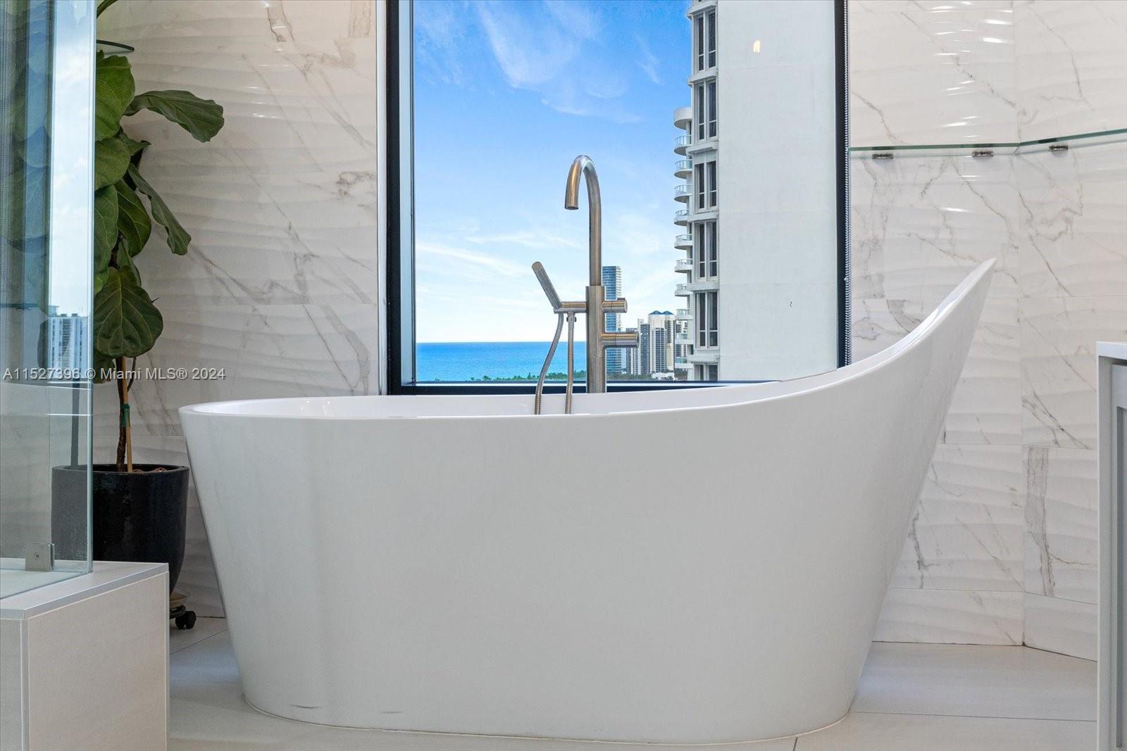 21200 Point Place 2202, Aventura, Florida 33180, 3 Bedrooms Bedrooms, ,3 BathroomsBathrooms,Residential,For Sale,21200 Point Place 2202,A11527396