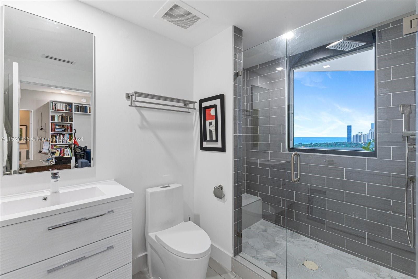 21200 Point Place 2202, Aventura, Florida 33180, 3 Bedrooms Bedrooms, ,3 BathroomsBathrooms,Residential,For Sale,21200 Point Place 2202,A11527396