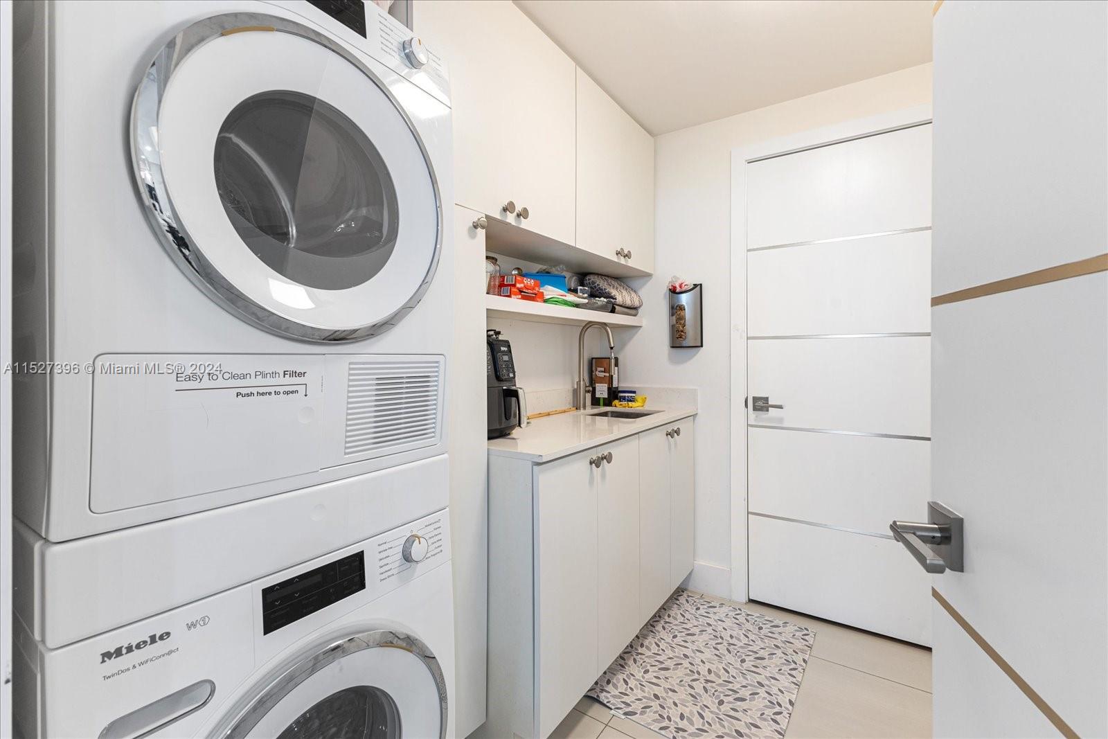 21200 Point Place 2202, Aventura, Florida 33180, 3 Bedrooms Bedrooms, ,3 BathroomsBathrooms,Residential,For Sale,21200 Point Place 2202,A11527396