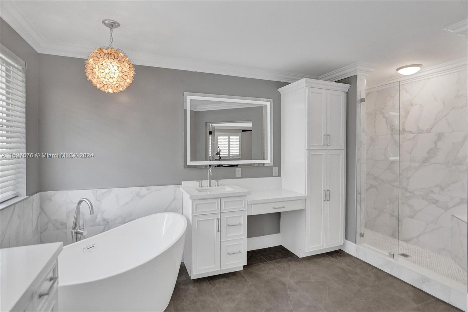 940 Crestview Cir, Weston, FL, 33327 United States, 5 Bedrooms Bedrooms, ,3 BathroomsBathrooms,Residential,For Sale,Crestview Cir,A11527576