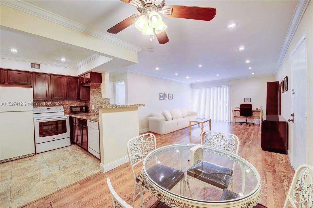 4000 N Hills Dr 35, Hollywood, Florida 33021, 1 Bedroom Bedrooms, ,1 BathroomBathrooms,Residentiallease,For Rent,4000 N Hills Dr 35,A11527412