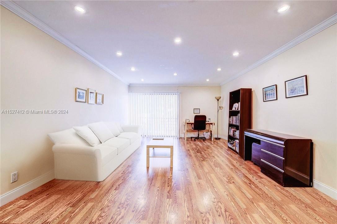 4000 N Hills Dr 35, Hollywood, Florida 33021, 1 Bedroom Bedrooms, ,1 BathroomBathrooms,Residentiallease,For Rent,4000 N Hills Dr 35,A11527412