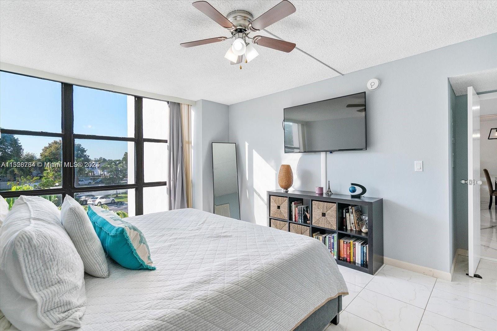 1000 Parkview Dr 329, Hallandale Beach, Florida 33009, 2 Bedrooms Bedrooms, ,2 BathroomsBathrooms,Residentiallease,For Rent,1000 Parkview Dr 329,A11528764