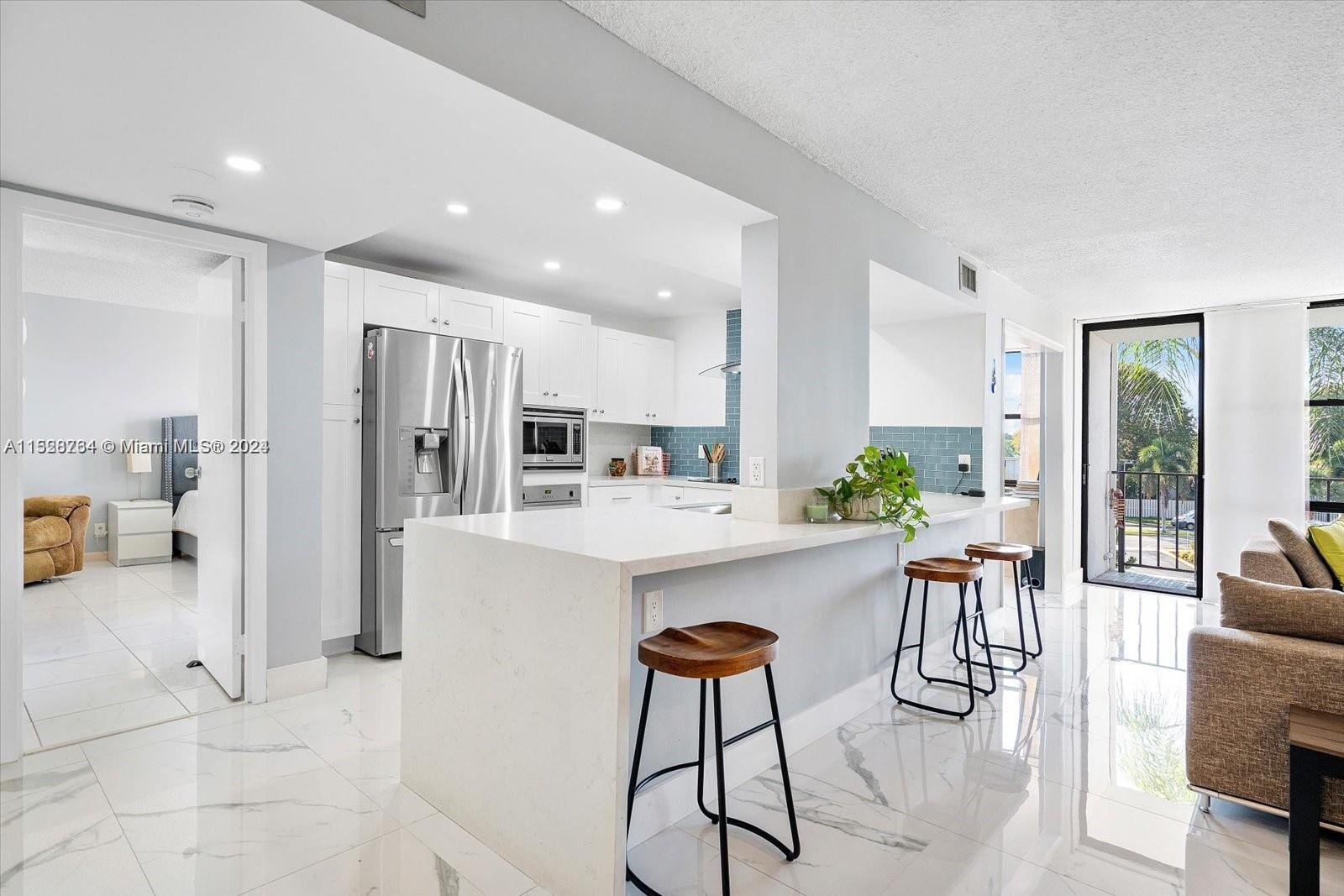 1000 Parkview Dr 329, Hallandale Beach, Florida 33009, 2 Bedrooms Bedrooms, ,2 BathroomsBathrooms,Residentiallease,For Rent,1000 Parkview Dr 329,A11528764