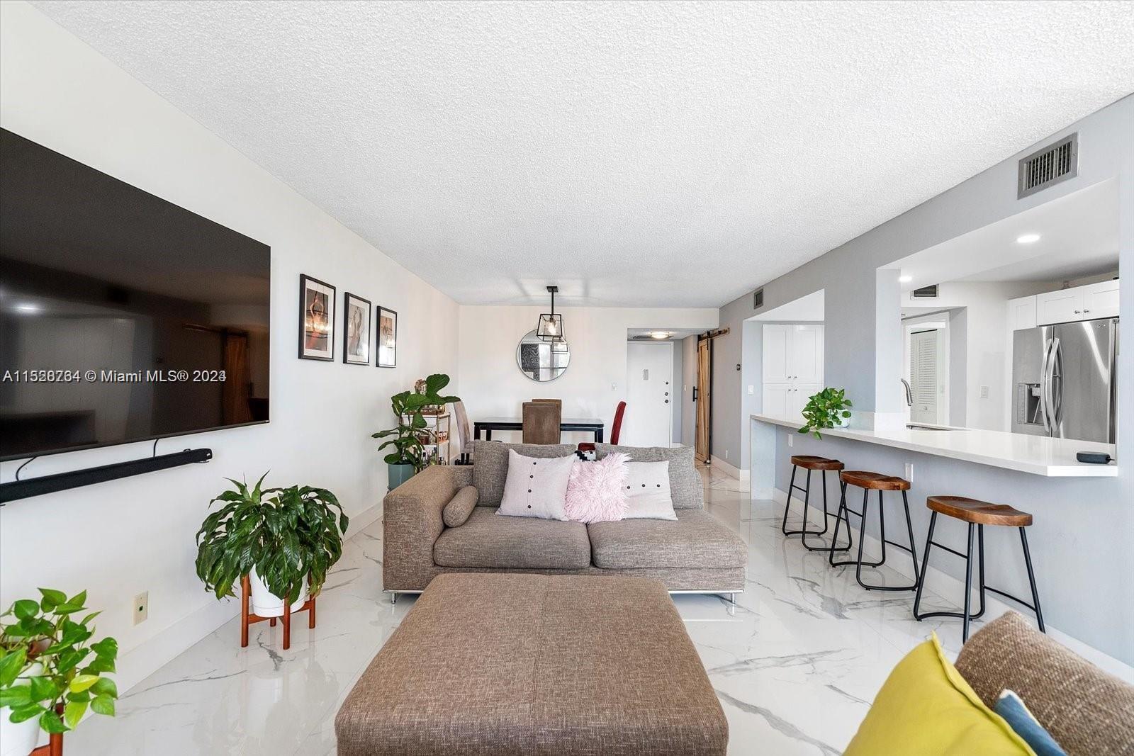 1000 Parkview Dr 329, Hallandale Beach, Florida 33009, 2 Bedrooms Bedrooms, ,2 BathroomsBathrooms,Residentiallease,For Rent,1000 Parkview Dr 329,A11528764