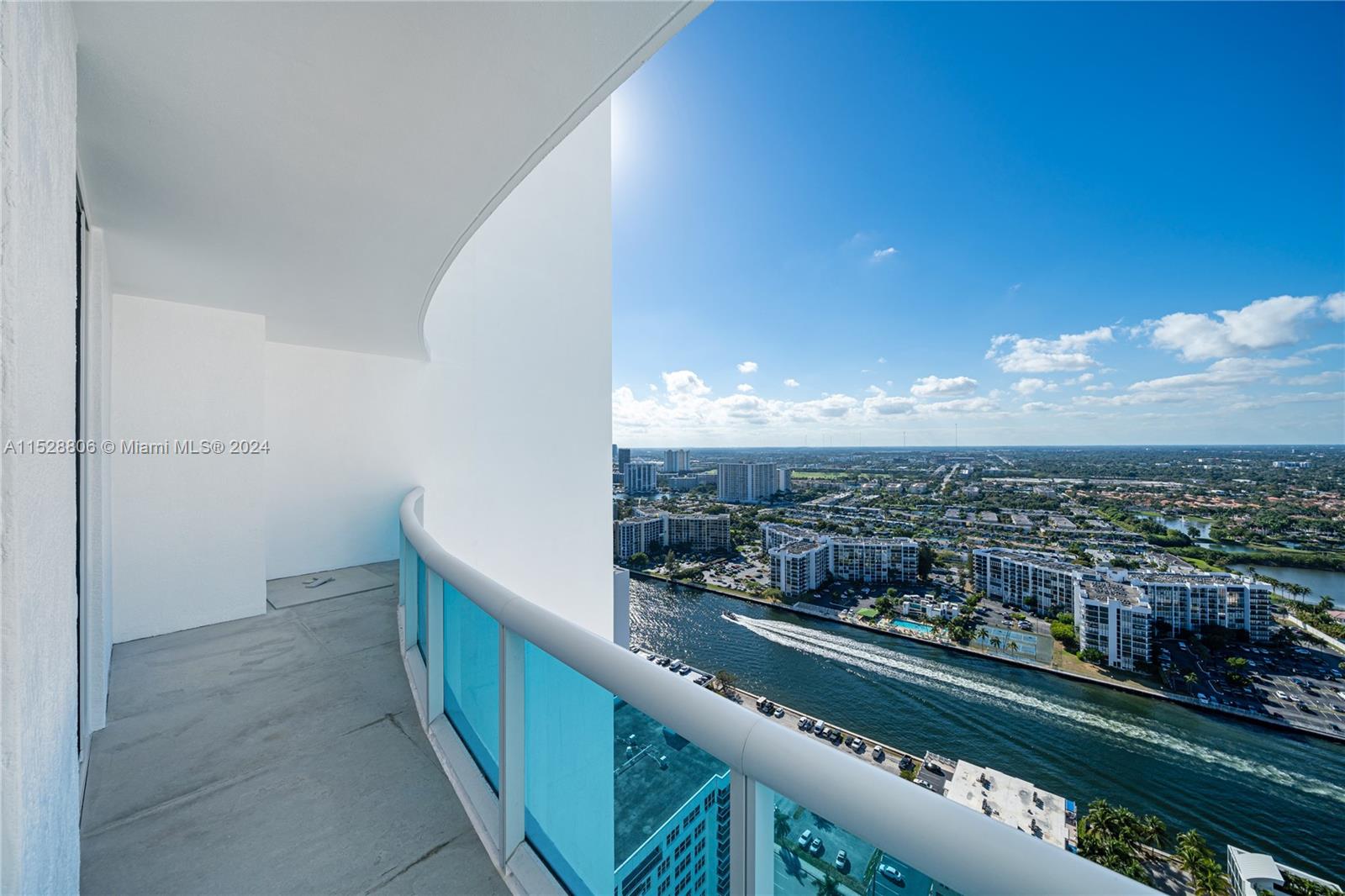 2711 Ocean Dr, Hollywood, FL, 33019 United States, 3 Bedrooms Bedrooms, ,3 BathroomsBathrooms,Residential,For Sale,Ocean Dr,A11528806