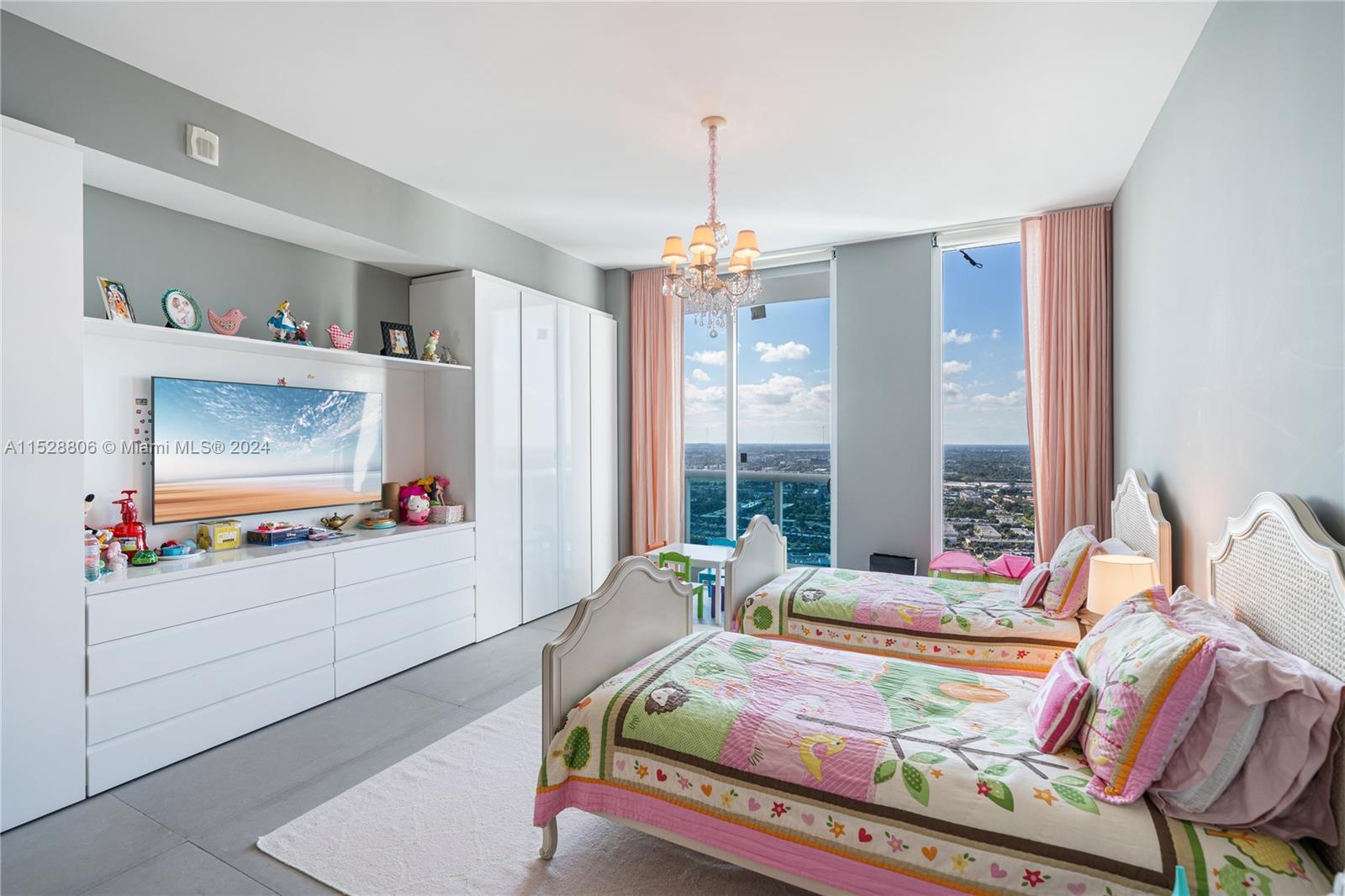 2711 Ocean Dr, Hollywood, FL, 33019 United States, 3 Bedrooms Bedrooms, ,3 BathroomsBathrooms,Residential,For Sale,Ocean Dr,A11528806