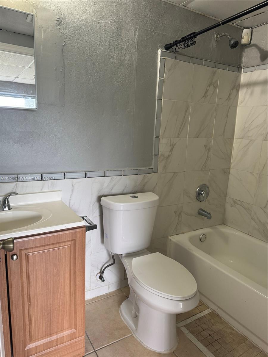 1209 NW 19th Ave, Fort Lauderdale, FL 33311, 5 Bedrooms Bedrooms, ,2 BathroomsBathrooms,Residential,For Sale,19th Ave,A11525575