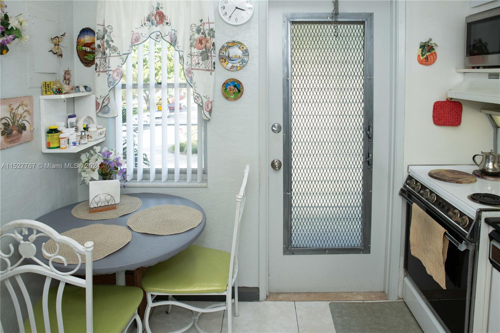 4800 Hillcrest Ln 307, Hollywood, Florida 33021, 2 Bedrooms Bedrooms, ,2 BathroomsBathrooms,Residential,For Sale,4800 Hillcrest Ln 307,A11527767