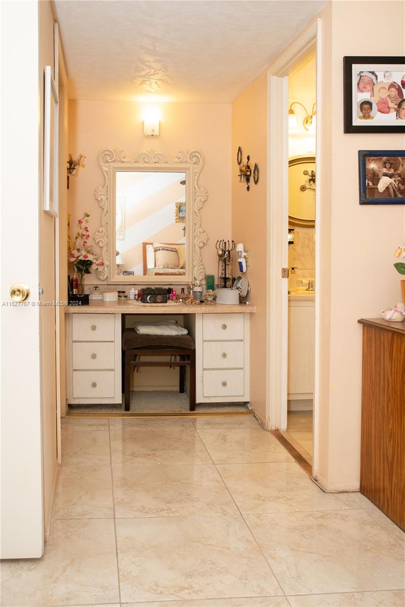 4800 Hillcrest Ln 307, Hollywood, Florida 33021, 2 Bedrooms Bedrooms, ,2 BathroomsBathrooms,Residential,For Sale,4800 Hillcrest Ln 307,A11527767