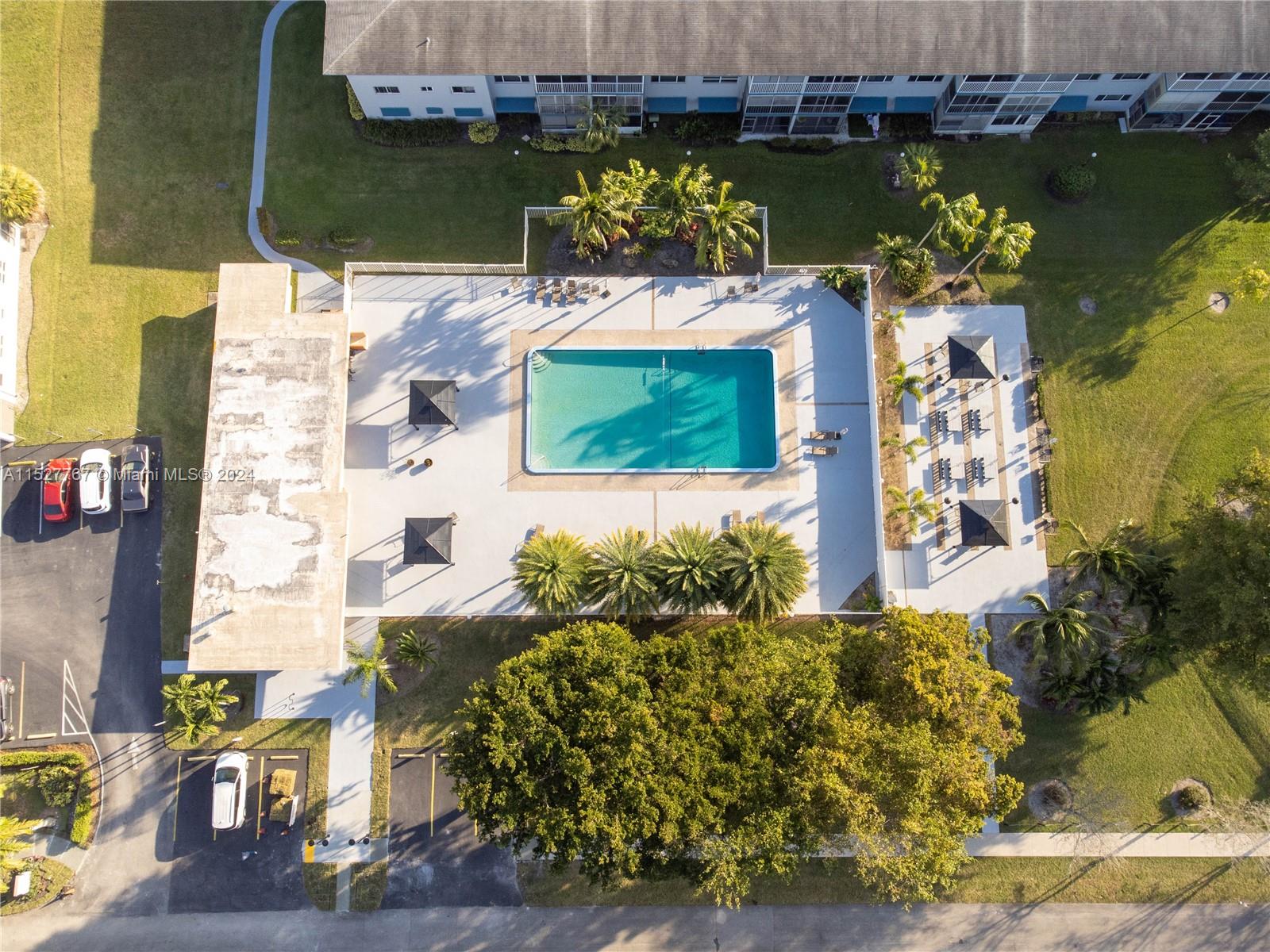 4800 Hillcrest Ln 307, Hollywood, Florida 33021, 2 Bedrooms Bedrooms, ,2 BathroomsBathrooms,Residential,For Sale,4800 Hillcrest Ln 307,A11527767