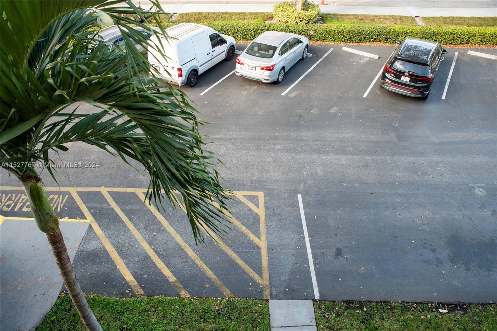 4800 Hillcrest Ln 307, Hollywood, Florida 33021, 2 Bedrooms Bedrooms, ,2 BathroomsBathrooms,Residential,For Sale,4800 Hillcrest Ln 307,A11527767