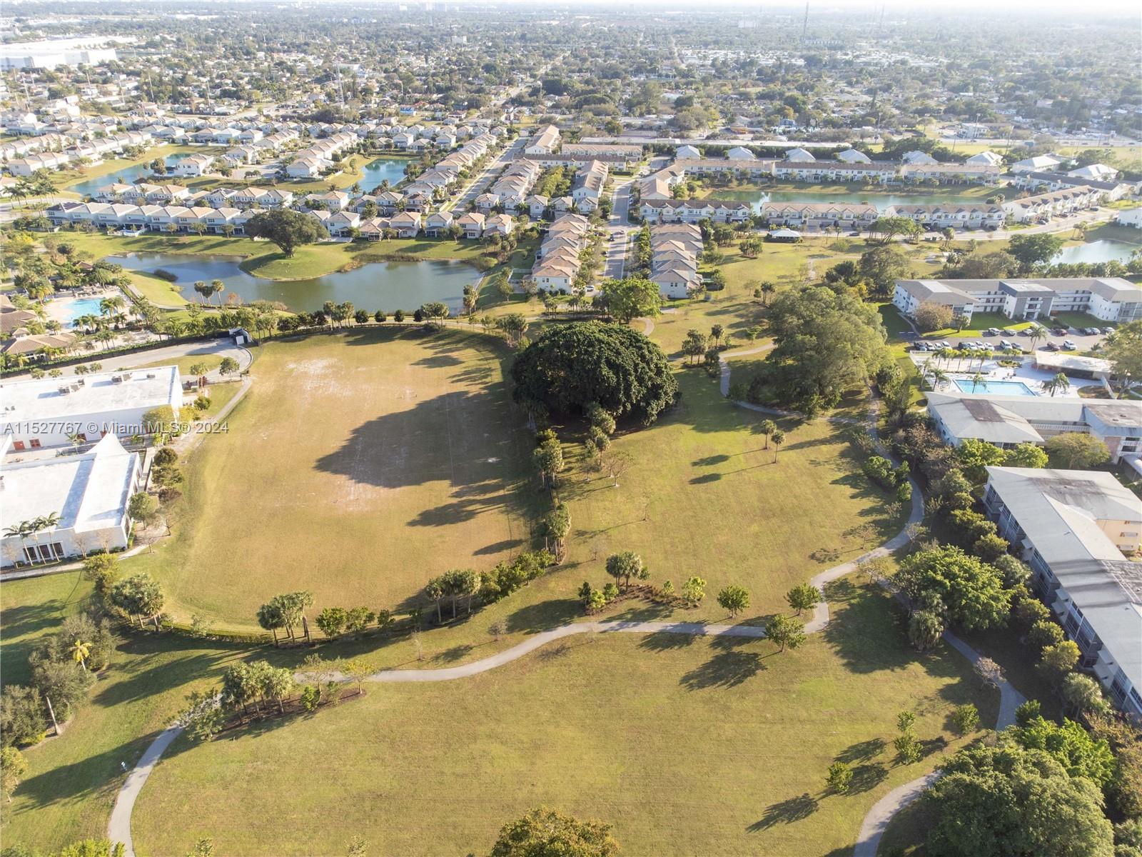 4800 Hillcrest Ln 307, Hollywood, Florida 33021, 2 Bedrooms Bedrooms, ,2 BathroomsBathrooms,Residential,For Sale,4800 Hillcrest Ln 307,A11527767