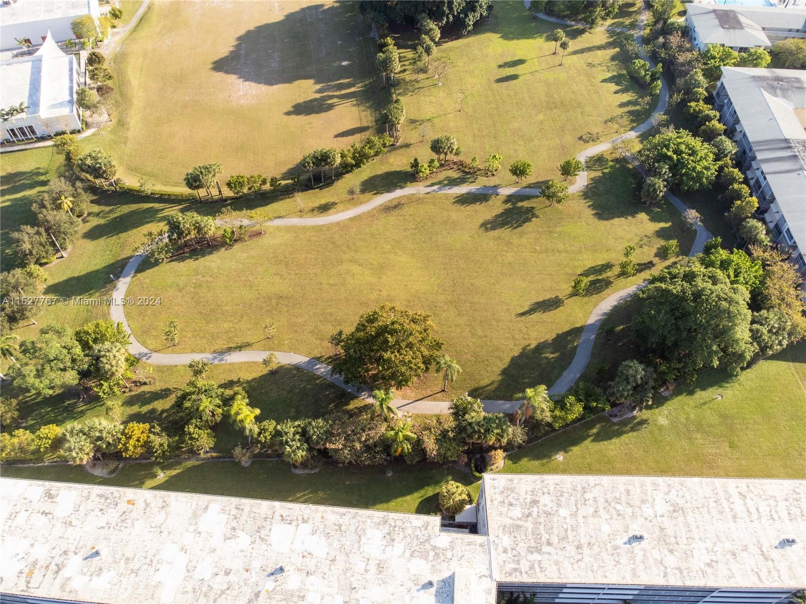 4800 Hillcrest Ln 307, Hollywood, Florida 33021, 2 Bedrooms Bedrooms, ,2 BathroomsBathrooms,Residential,For Sale,4800 Hillcrest Ln 307,A11527767