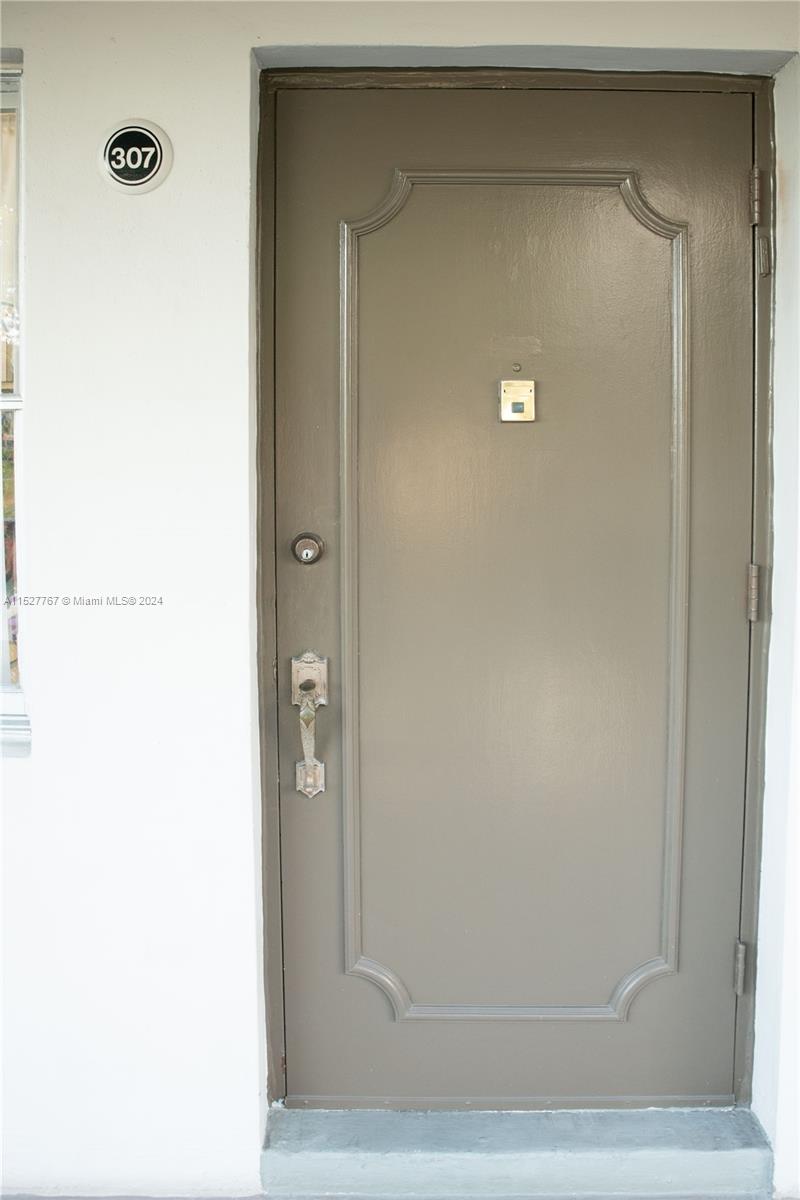 4800 Hillcrest Ln 307, Hollywood, Florida 33021, 2 Bedrooms Bedrooms, ,2 BathroomsBathrooms,Residential,For Sale,4800 Hillcrest Ln 307,A11527767