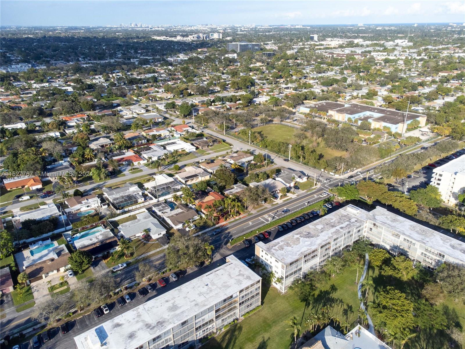 4800 Hillcrest Ln 307, Hollywood, Florida 33021, 2 Bedrooms Bedrooms, ,2 BathroomsBathrooms,Residential,For Sale,4800 Hillcrest Ln 307,A11527767