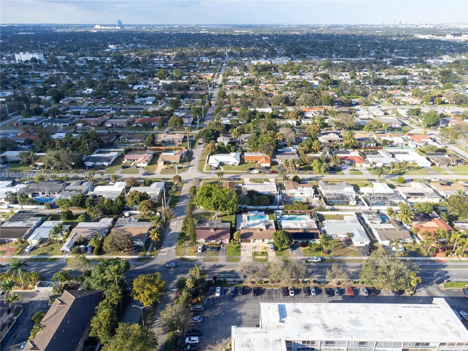 4800 Hillcrest Ln 307, Hollywood, Florida 33021, 2 Bedrooms Bedrooms, ,2 BathroomsBathrooms,Residential,For Sale,4800 Hillcrest Ln 307,A11527767