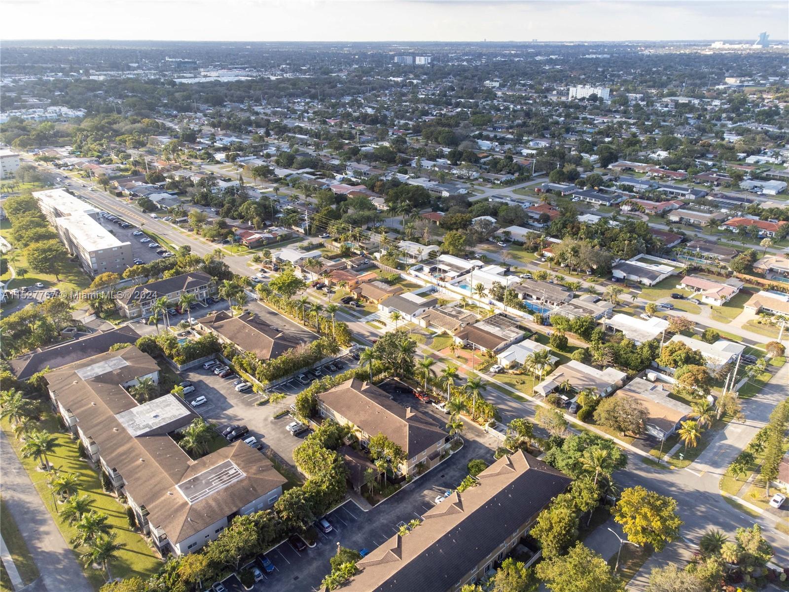 4800 Hillcrest Ln 307, Hollywood, Florida 33021, 2 Bedrooms Bedrooms, ,2 BathroomsBathrooms,Residential,For Sale,4800 Hillcrest Ln 307,A11527767