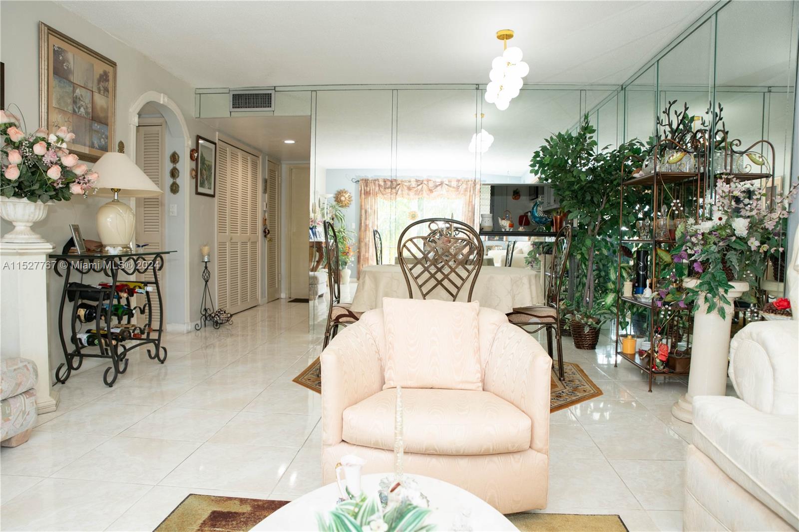 4800 Hillcrest Ln 307, Hollywood, Florida 33021, 2 Bedrooms Bedrooms, ,2 BathroomsBathrooms,Residential,For Sale,4800 Hillcrest Ln 307,A11527767