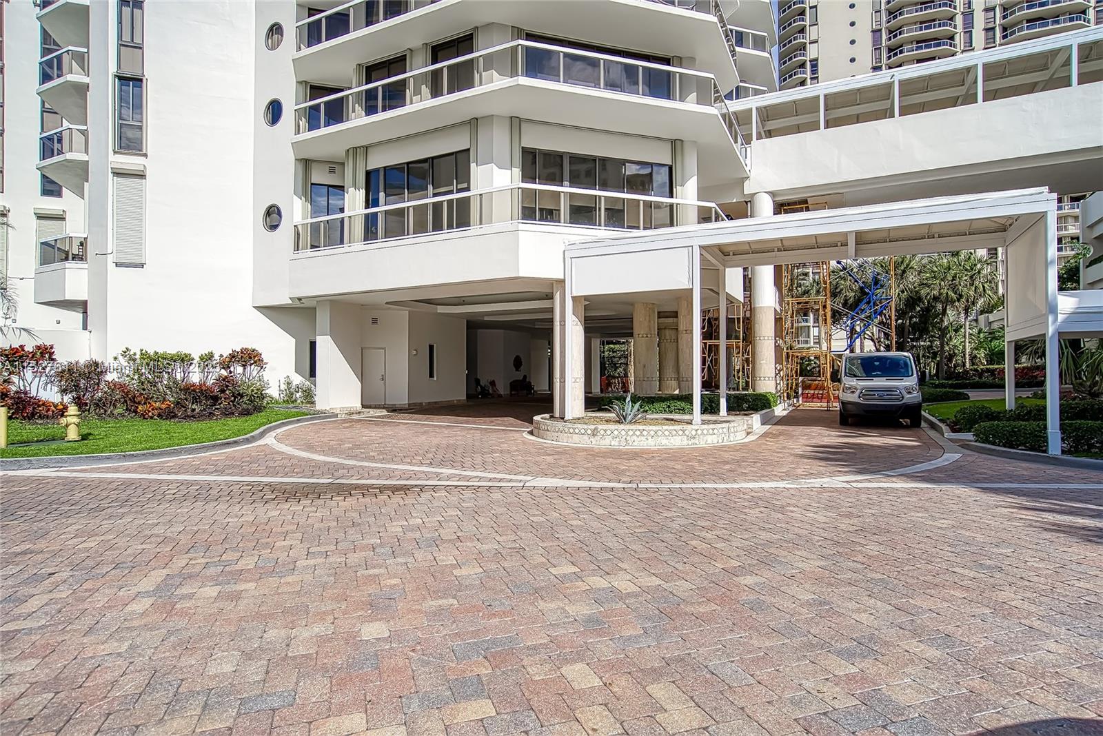 20185 E Country Club Dr 202/203, Aventura, Florida 33180, 3 Bedrooms Bedrooms, ,2 BathroomsBathrooms,Residential,For Sale,20185 E Country Club Dr 202/203,A11527611