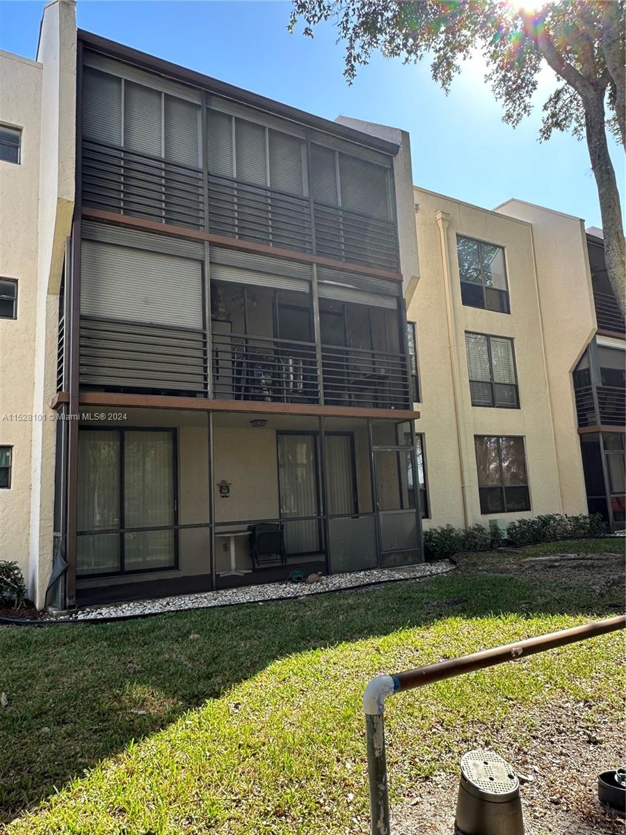 6701 N University Dr 202, Tamarac, Florida 33321, 2 Bedrooms Bedrooms, ,2 BathroomsBathrooms,Residential,For Sale,6701 N University Dr 202,A11528101