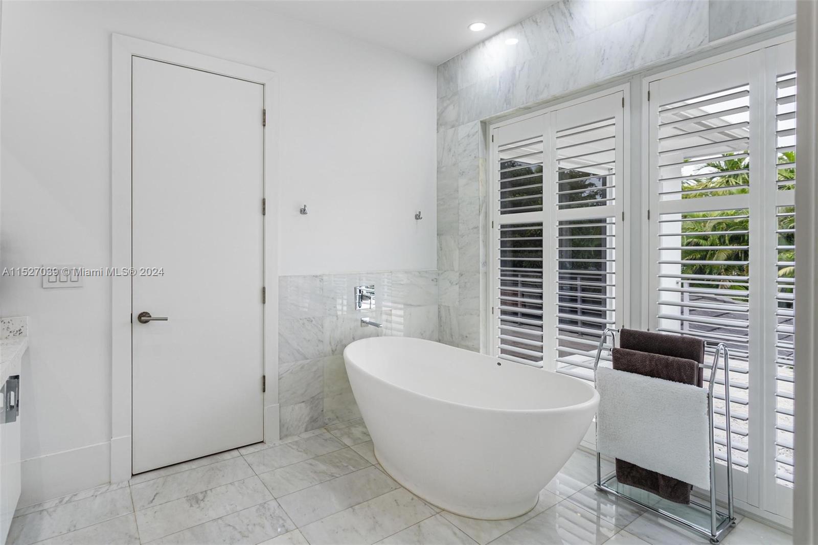 731 Escobar Ave, Coral Gables, Florida 33134, 5 Bedrooms Bedrooms, ,5 BathroomsBathrooms,Residential,For Sale,731 Escobar Ave,A11527039