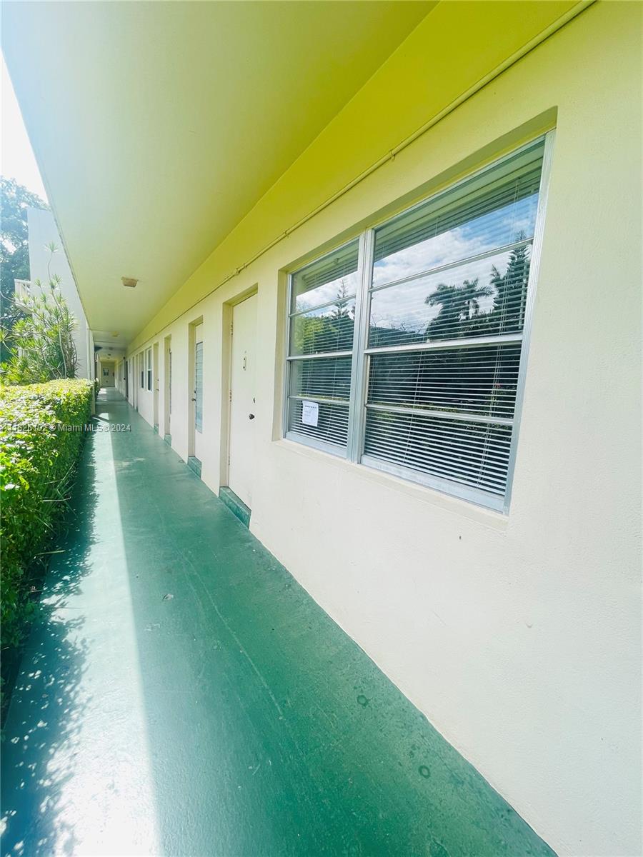 1420 Atlantic Shores Blvd 130, Hallandale Beach, Florida 33009, 1 Bedroom Bedrooms, ,1 BathroomBathrooms,Residential,For Sale,1420 Atlantic Shores Blvd 130,A11525192