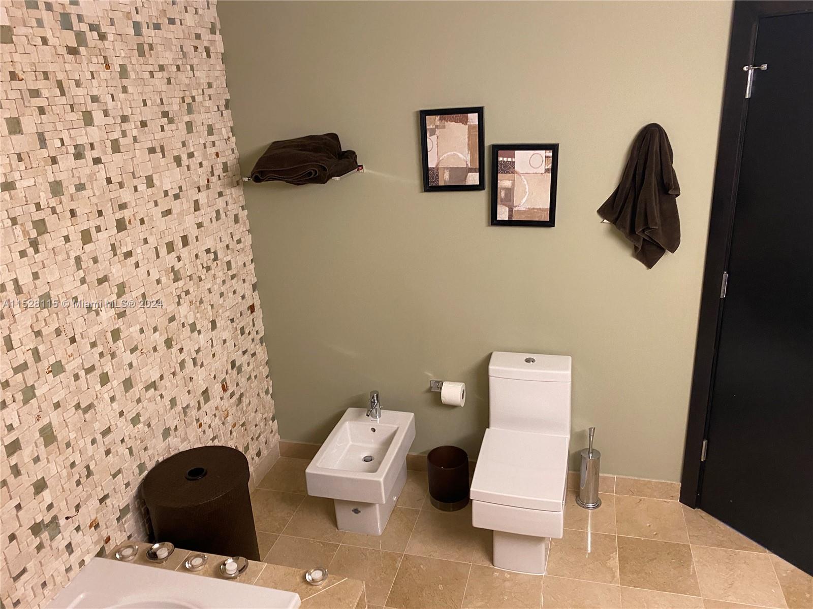 3131 NE 188th St 2-608, Aventura, Florida 33180, 3 Bedrooms Bedrooms, ,2 BathroomsBathrooms,Residential,For Sale,3131 NE 188th St 2-608,A11528115