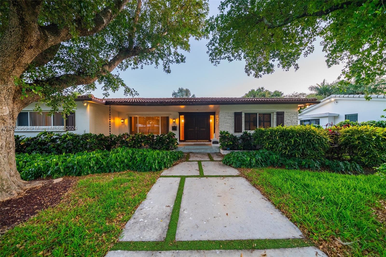 1310 Jackson St 1310, Hollywood, Florida 33019, 3 Bedrooms Bedrooms, ,3 BathroomsBathrooms,Residentiallease,For Rent,1310 Jackson St 1310,A11528966