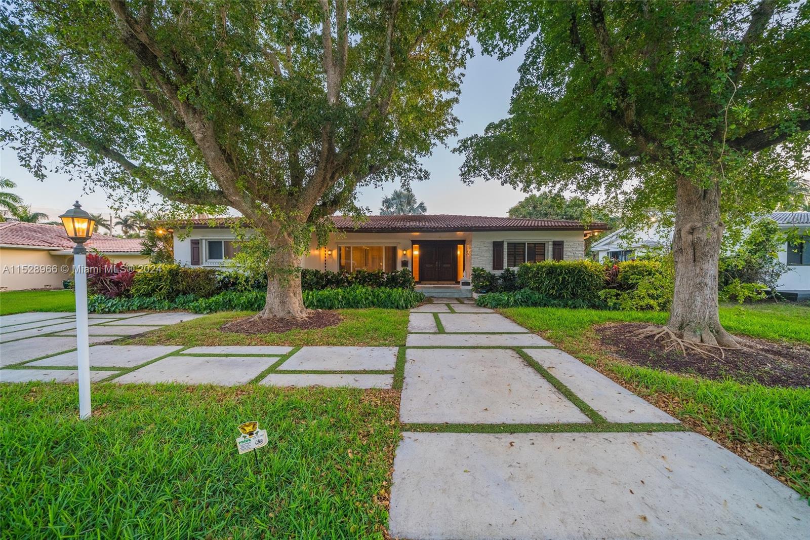 1310 Jackson St 1310, Hollywood, Florida 33019, 3 Bedrooms Bedrooms, ,3 BathroomsBathrooms,Residentiallease,For Rent,1310 Jackson St 1310,A11528966