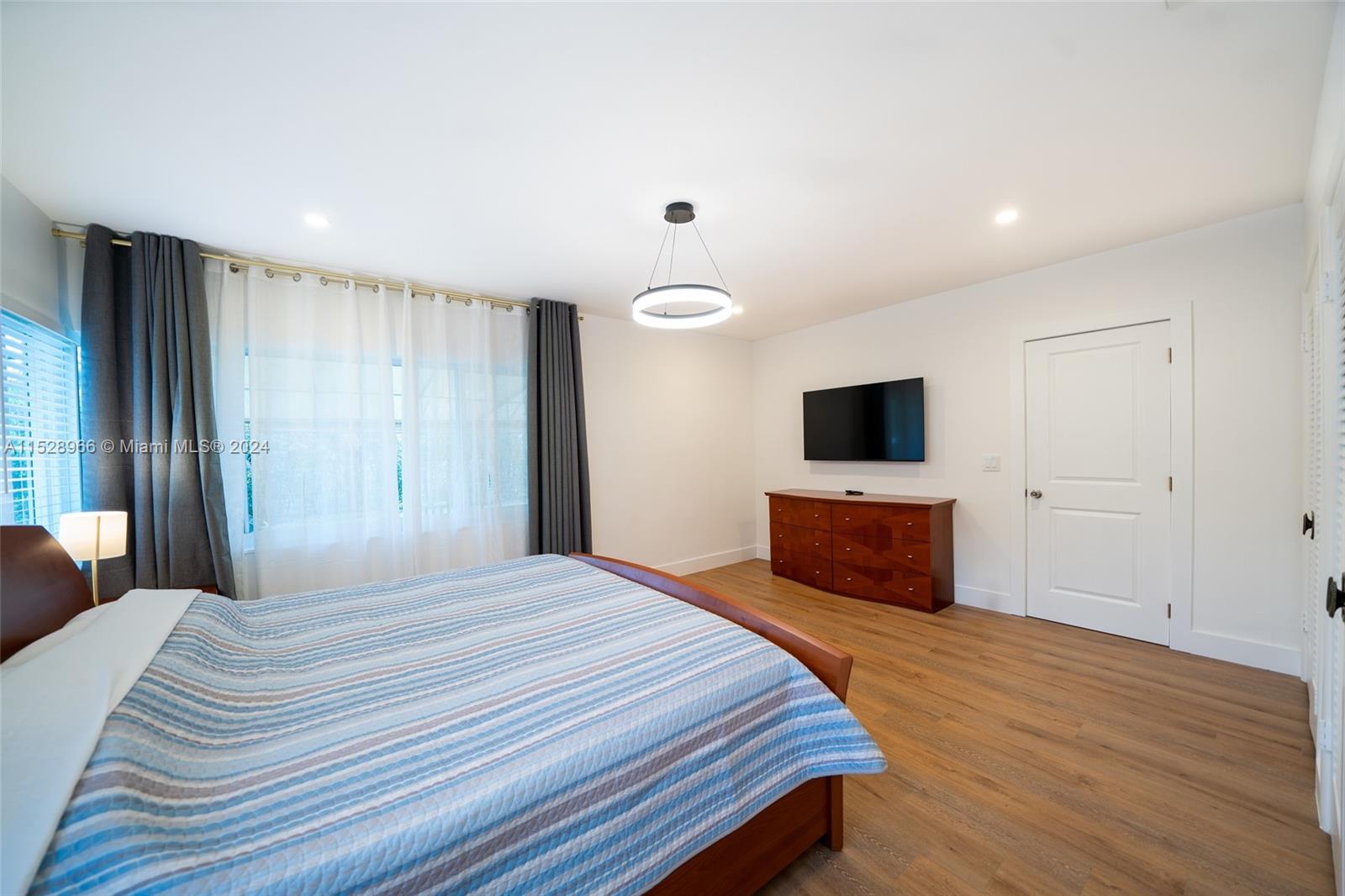 1310 Jackson St 1310, Hollywood, Florida 33019, 3 Bedrooms Bedrooms, ,3 BathroomsBathrooms,Residentiallease,For Rent,1310 Jackson St 1310,A11528966